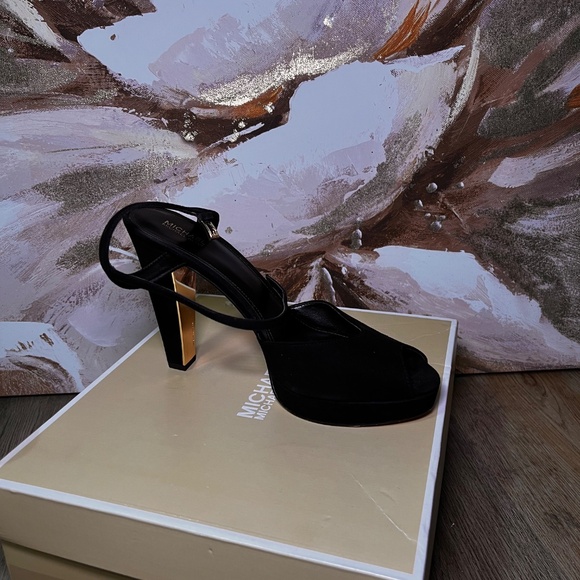 Michael Kors Black High Heels with Gold Block Heel – Size 9.5M - Picture 2 of 3